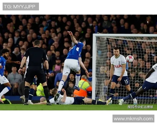 爱华顿与热刺上半场精彩对决回顾及战术分析